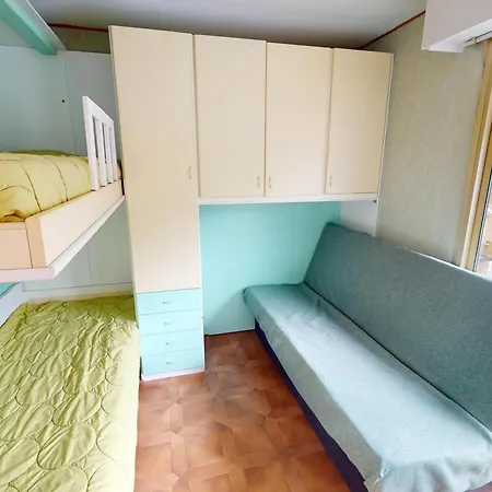 Economique Pres Des Plages Et Commerces, 6 Couchages - - Fr-1-196-354 Apartment *